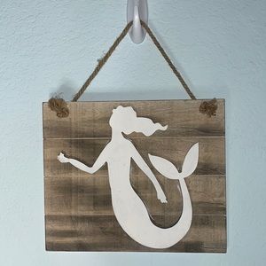 White Mermaid on a Wooden Background🧜🏻‍♀️